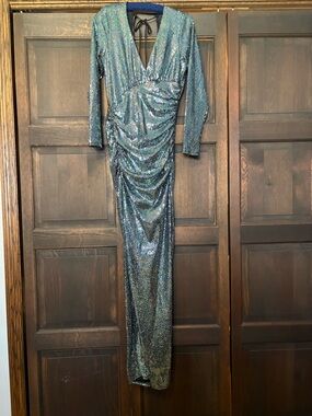 Sparkling Teal Sequin V-Neck Long Sleeve Evening Dress
